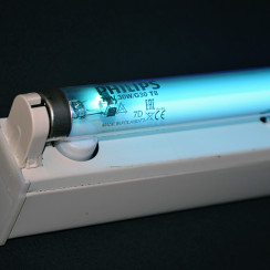TUV 30W Philips бактерицидная безозоновая лампа