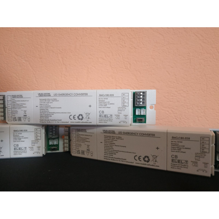 Блок живлення LED Driver Vossloh-Schwabe EMCc180.028 (10-300В) 2.5W 3ч 